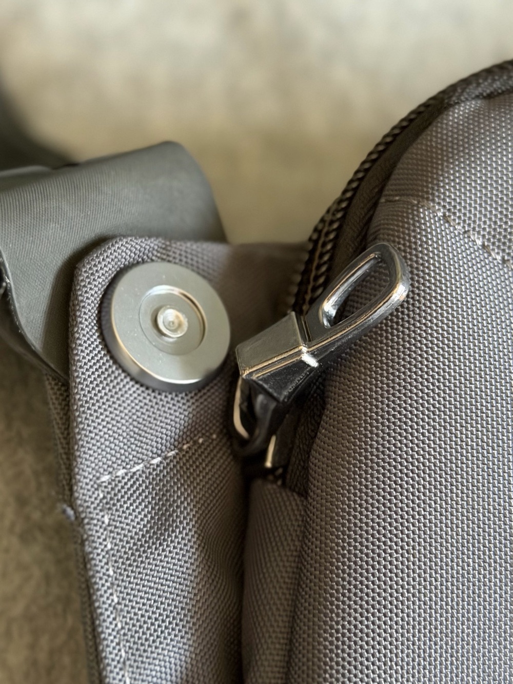 Pacsafe slate Crossbody Sling Bag - Anti-Theft - Picture 3 of 7